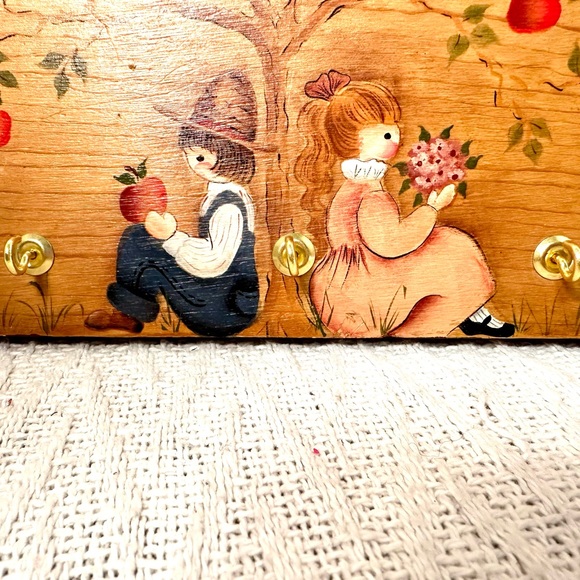 Vintage Wooden Hand painted Primitive Rustic Wall Hook Decor w/Apple Tree Design - Picture 3 of 8